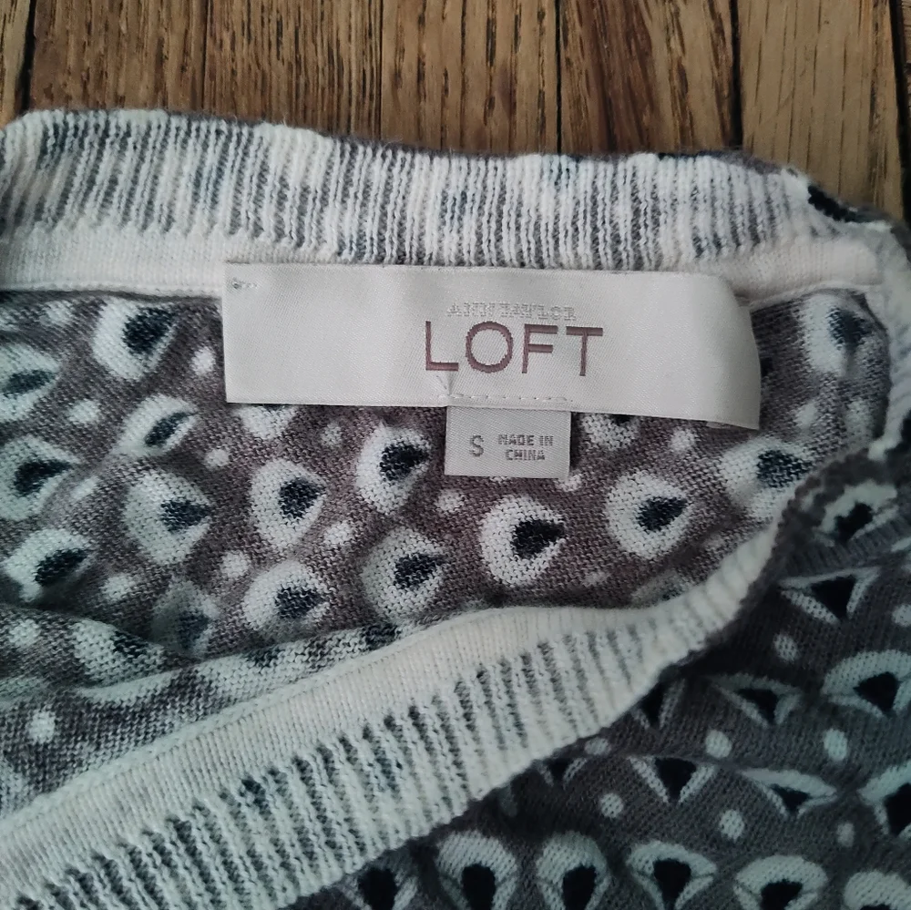 LOFT Grey/White Long Sleeve Crew Neck Sweater With Abstract Pattern
